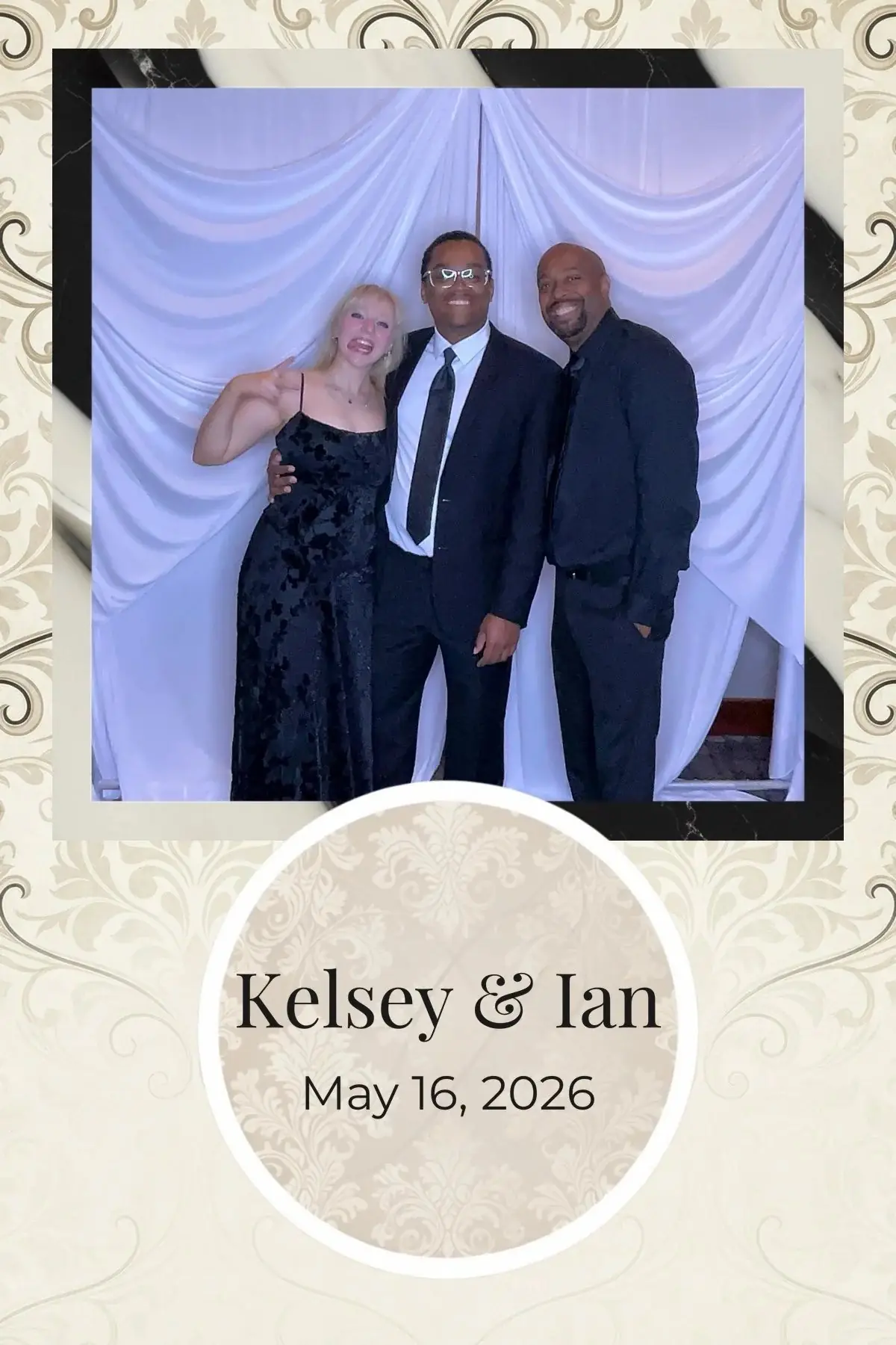 Two guests in a 256Snap custom frame